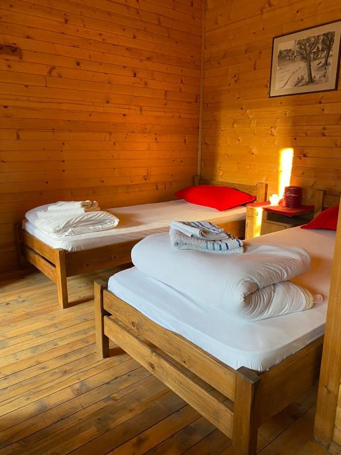 Lolini Bungalovi Нови-Сад Экстерьер фото